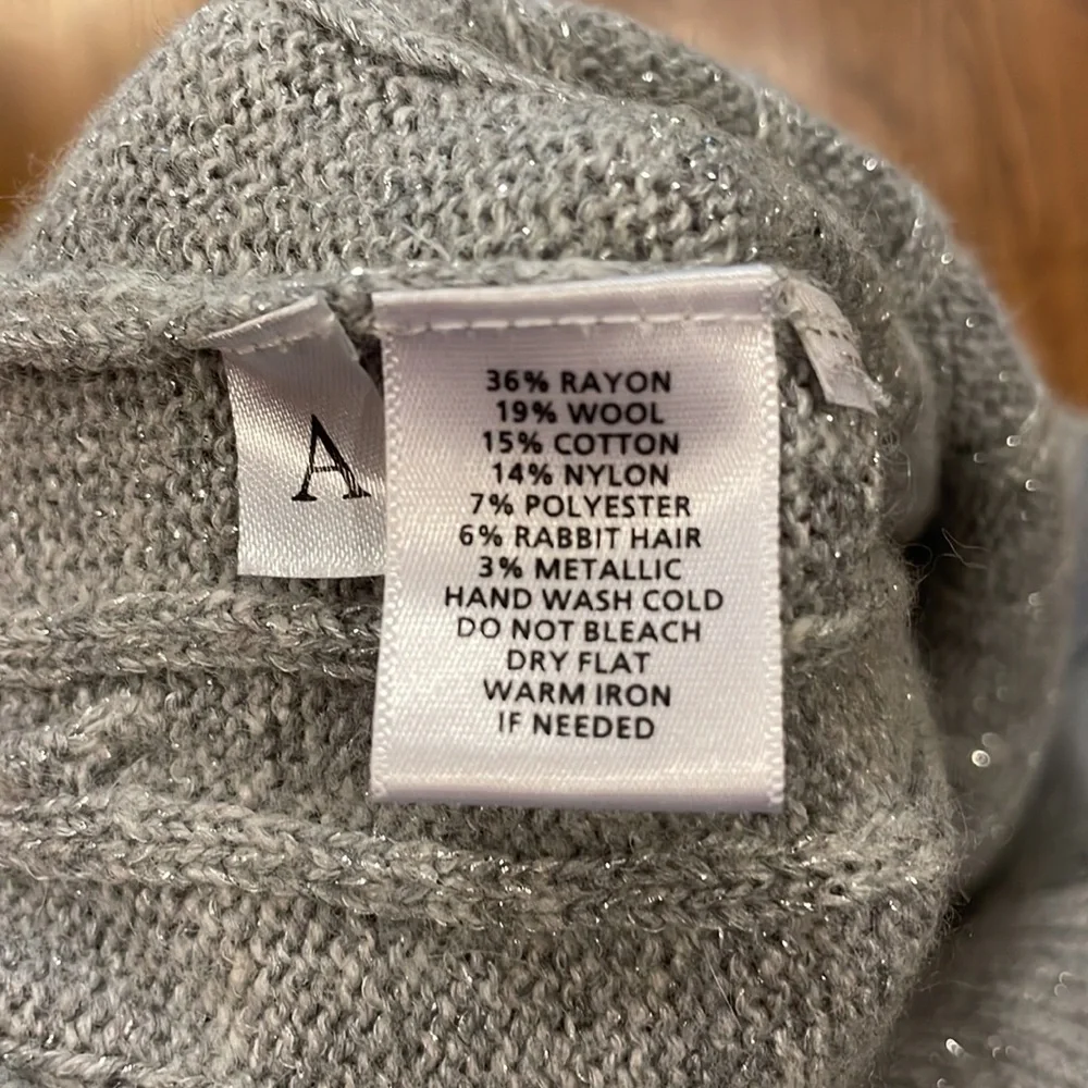 Ann Taylor Loft silver gray cable knit v-neck sweater size small petite - Picture 6 of 6